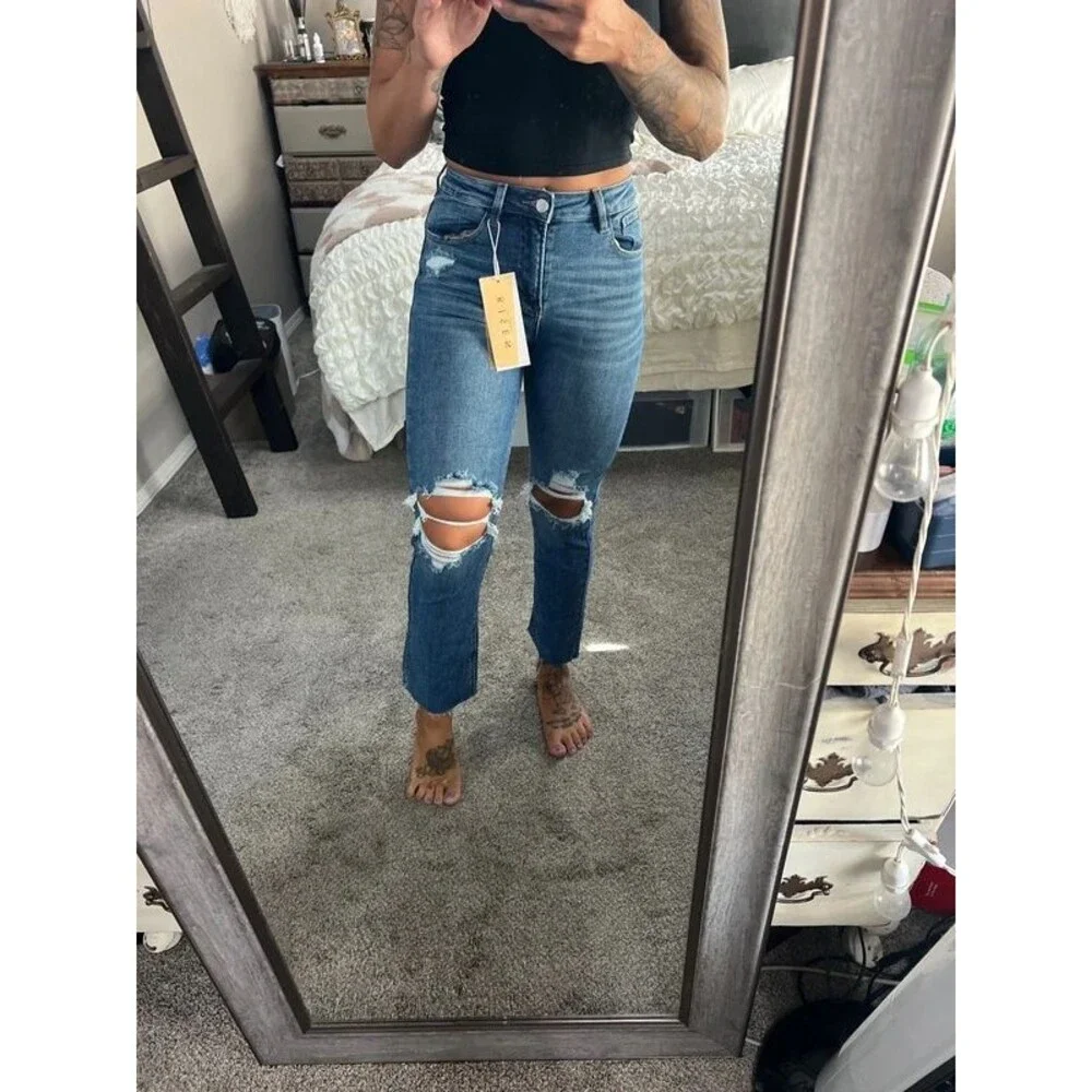 NWT risen ripped jeans size 3/26